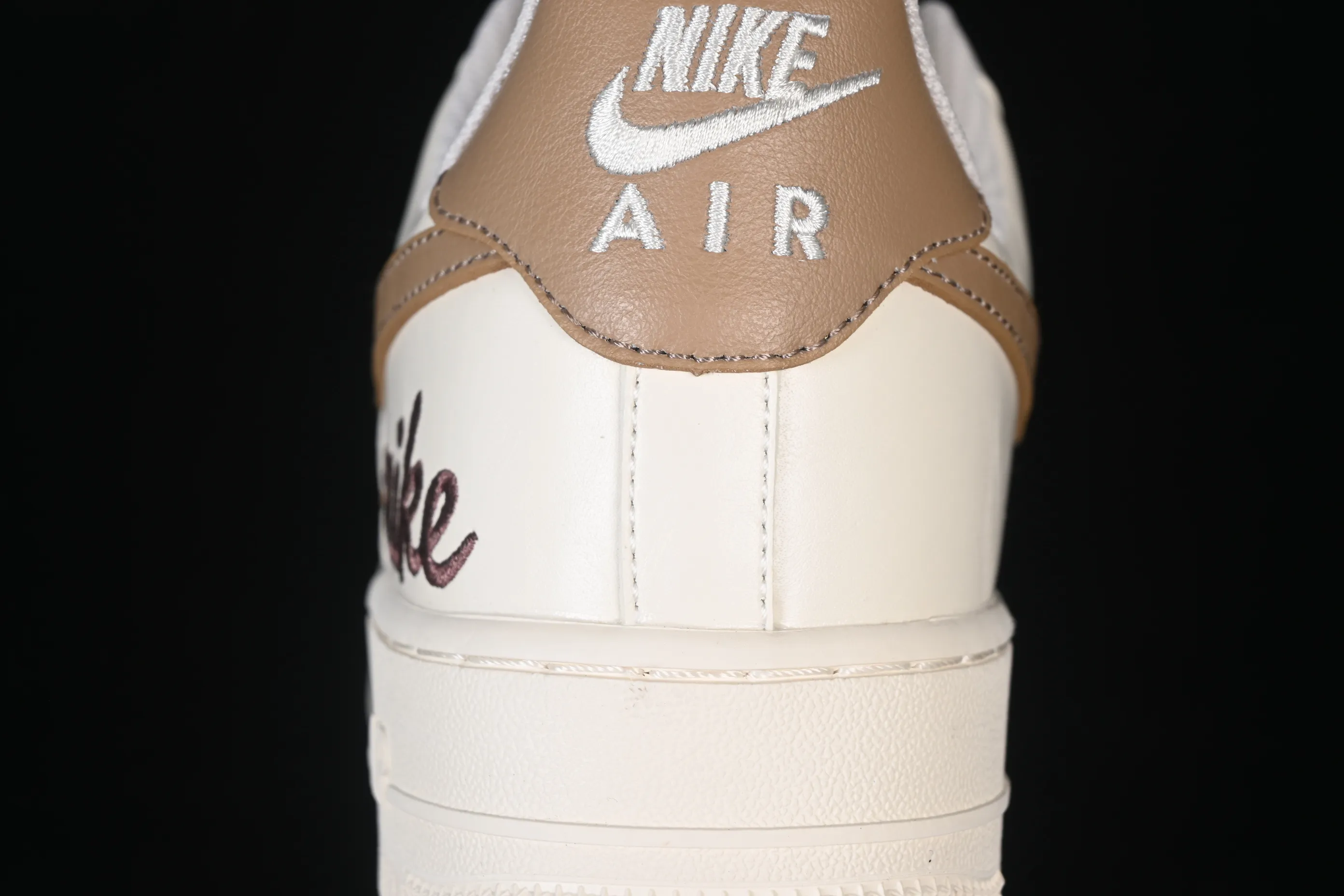 All categories Nk Air Force 1 Air Force series Nk Air Force 1 Low Air Force low-top Nike Air Force 1'07 Low Milk coffee white brown three small hooks Air Force 1 low-top casual sneakers NH0601-584